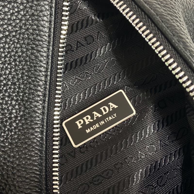 Pra*a triangle pouch
